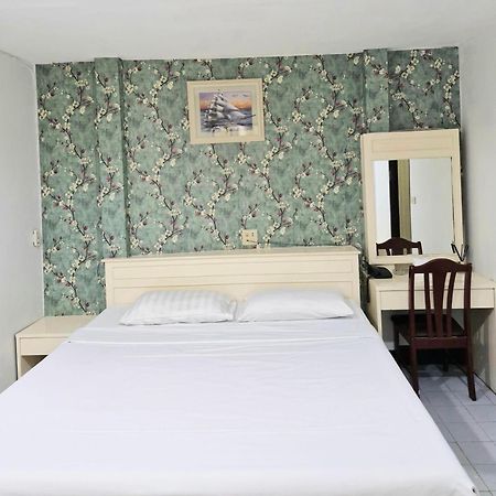 בנגקוק Woodlands Inn מראה חיצוני תמונה