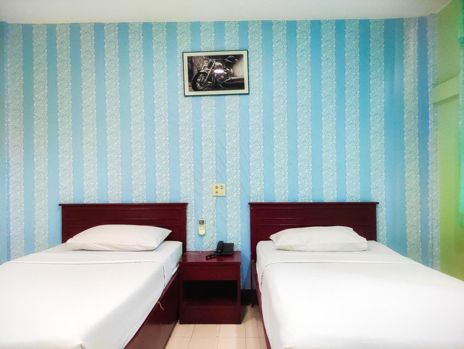 בנגקוק Woodlands Inn מראה חיצוני תמונה